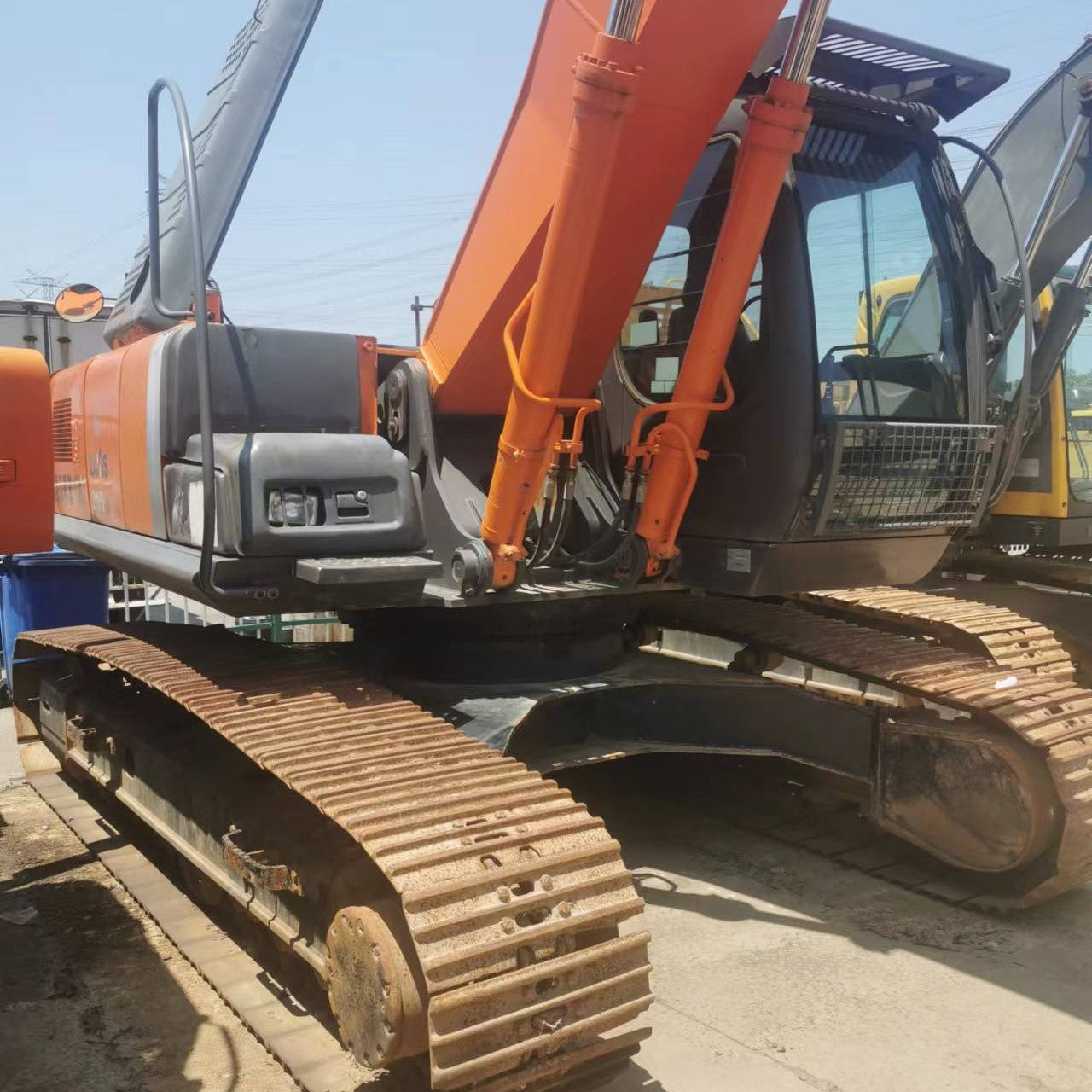 Quality guaranteed at an affordable price Hitachi210-3G Sale Used Excavators